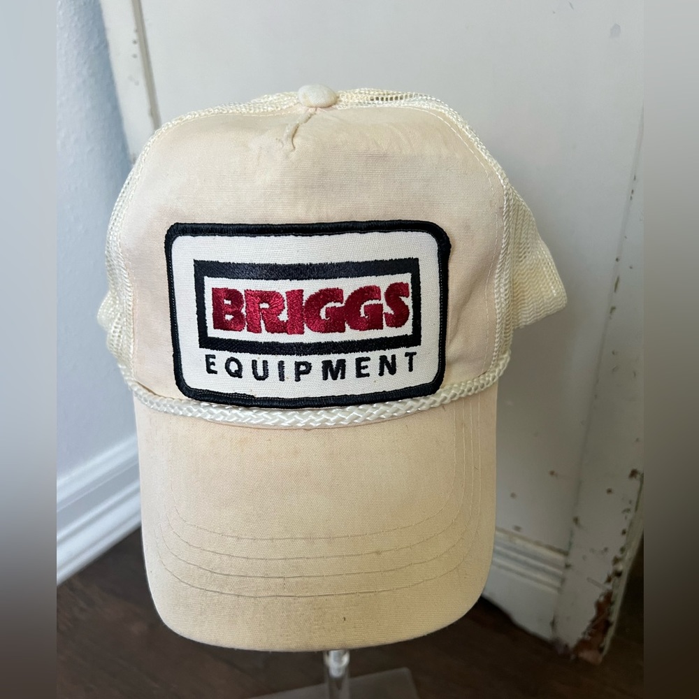 Vintage Briggs equipment cap trucker hat.  80’s cream colored hat.  Logo patch